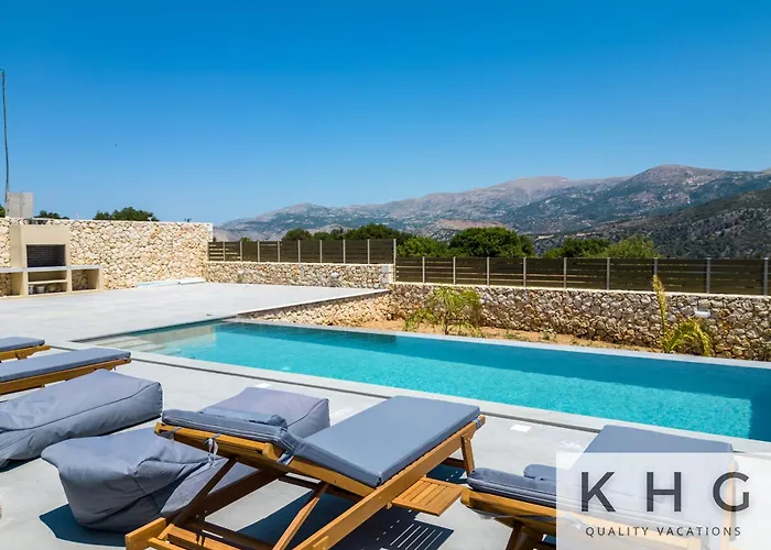 βιλα ελευθερία με ιδιωτικη πισινα 5 λεπτα απο το αργοστολι